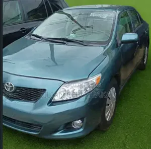 Toyota Corolla 2010 Green