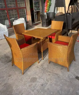 4 Seater Rattan Chairs With Glass Top Table