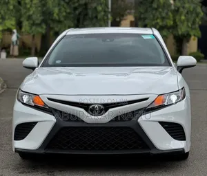 Toyota Camry 2019 White