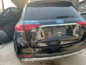 Mercedes-Benz GLE-Class 2023 Blue