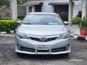Toyota Camry SE 4dr Sedan (2.5L 4cyl 6A) 2014 Silver