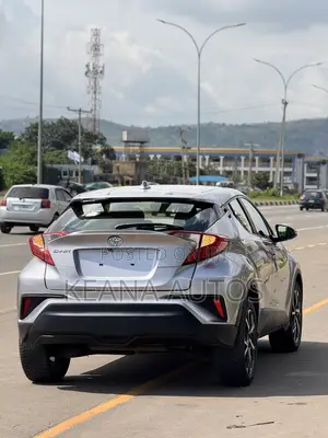 Toyota C-HR XLE FWD 2020 Gray