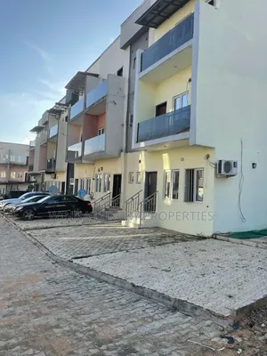 4bdrm Duplex in Jahi By Gilmor for rent