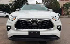 Toyota Highlander XLE AWD 2020 White
