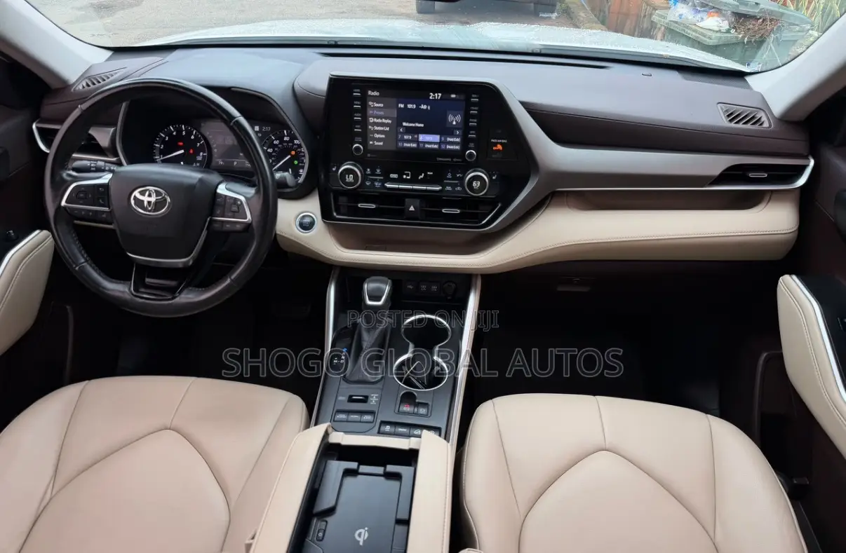 Toyota Highlander XLE AWD 2020 White