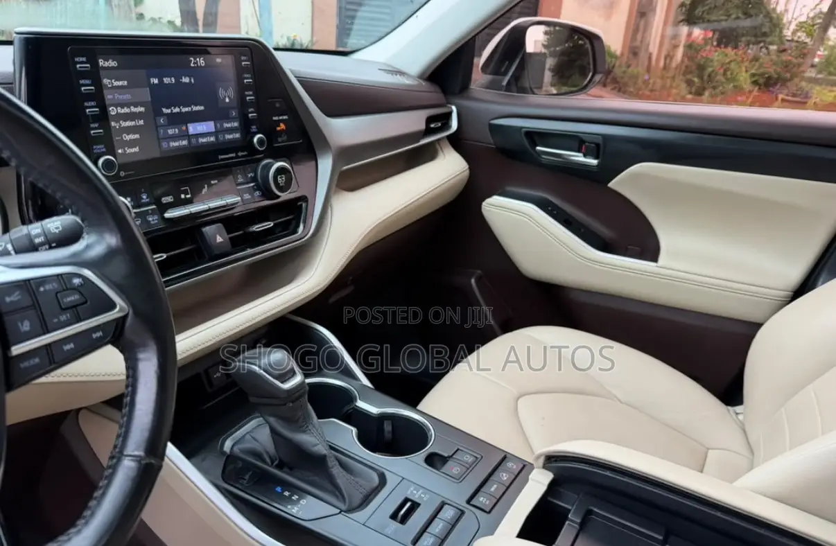 Toyota Highlander XLE AWD 2020 White