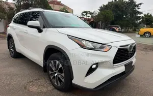 Toyota Highlander XLE AWD 2020 White