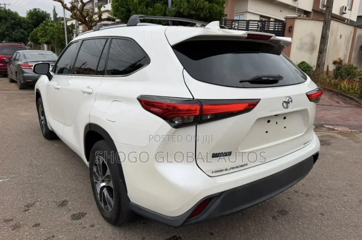 Toyota Highlander XLE AWD 2020 White