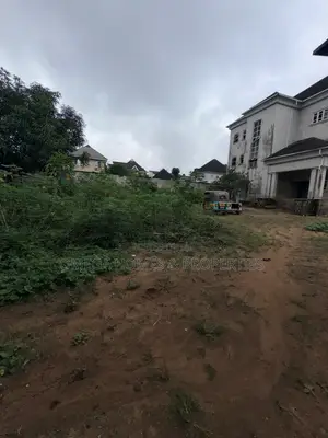 Elegant 30-Room Building on 5 Plots in Ehimiri