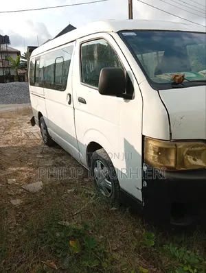 Toyota HiAce 2008 White