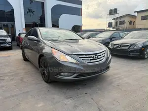 Hyundai Sonata SE Sedan FWD (2.4L 4cyl 6A) 2012 Gray