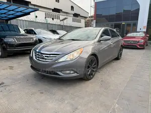 Hyundai Sonata SE Sedan FWD (2.4L 4cyl 6A) 2012 Gray