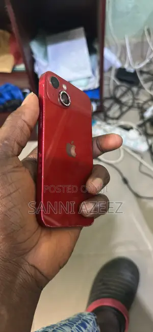 Apple iPhone 13 128 GB Red