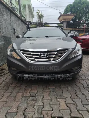 Hyundai Sonata Limited 2.0T Sedan (2.0L 4cyl 6A) 2012 Gray