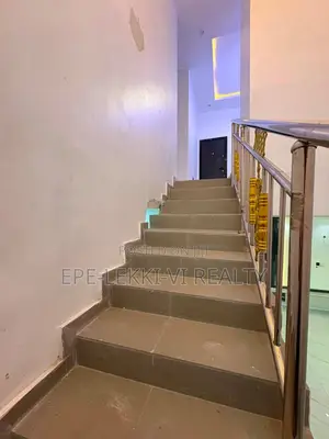 4bdrm Duplex in Lekki for rent
