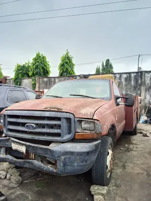 Ford F-450 Super Duty 2023 Maroon
