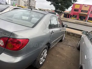 Toyota Corolla 2004 Gray