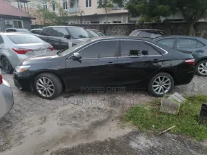 Toyota Camry SE w/Special Edition Pkg (2.5L 4cyl 6A) 2016 Black