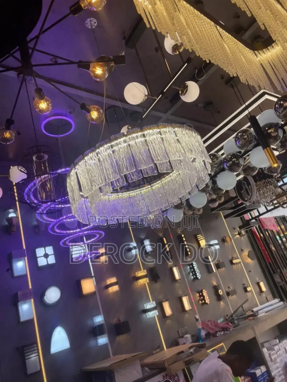 By 800 Round Chandelier