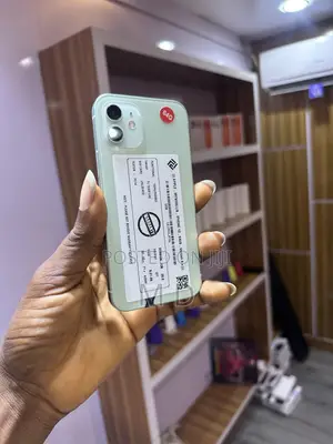 New Apple iPhone 12 64 GB Green