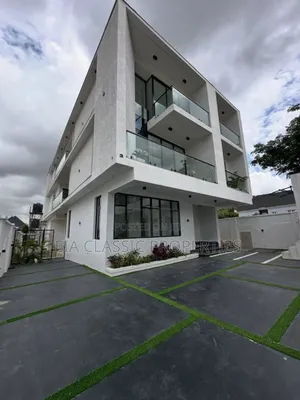 5bdrm Duplex in Apo for sale