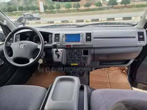 Toyota HiAce 2010 Black