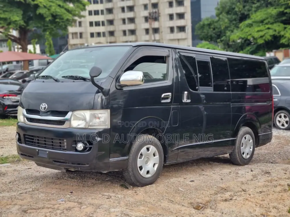 Toyota HiAce 2010 Black