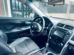 Toyota Camry SE 4dr Sedan (2.5L 4cyl 6A) 2017 Gray