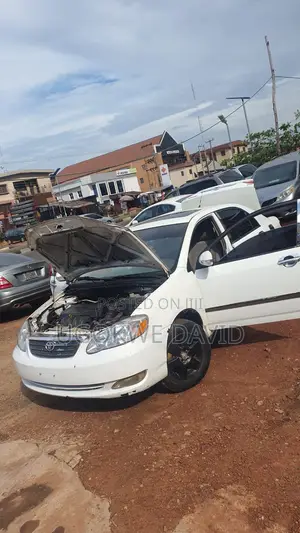 Toyota Corolla 2006 White