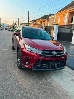 Toyota Highlander SE 4x4 V6 (3.5L 6cyl 8A) 2018 Red