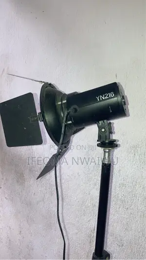 Yn216 Led Light/ Tripod Stand