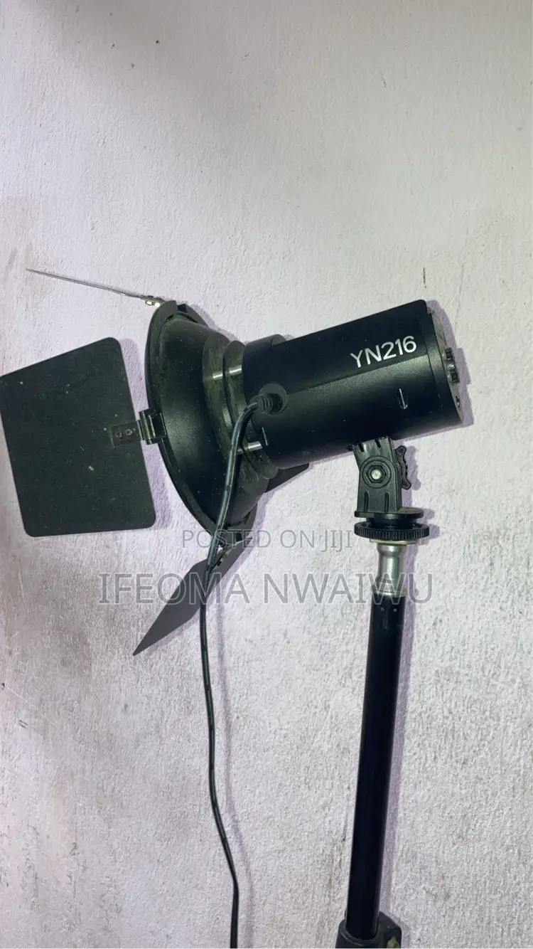 Yn216 Led Light/ Tripod Stand