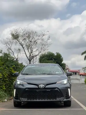 Toyota Corolla 2017 Gray