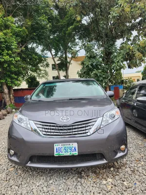 Toyota Sienna 2010 Gray