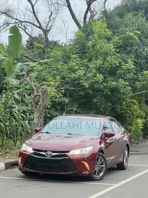 Toyota Camry SE w/Special Edition Pkg (2.5L 4cyl 6A) 2016 Red