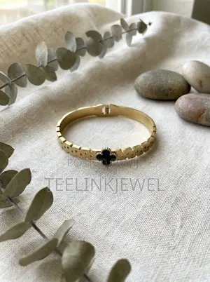 Non Tanish Bangle