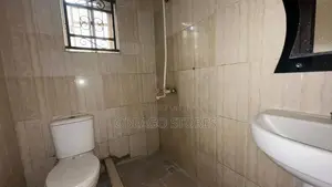 2bdrm Block of Flats in Unity Estate Magboro, Iseri for rent