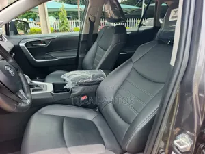 Toyota RAV4 2022 Gray