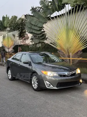 Toyota Camry XLE V6 4dr Sedan (3.5L 6cyl 6A) 2013 Green