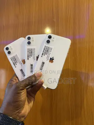New Apple iPhone 11 128 GB White