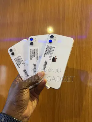 New Apple iPhone 11 128 GB White