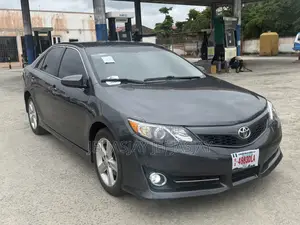 Toyota Camry SE 4dr Sedan (2.5L 4cyl 6A) 2013 Gray