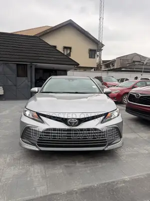 Toyota Camry 2020 Silver