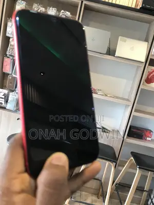 Apple iPhone 11 64 GB Red