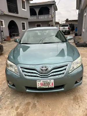 Toyota Camry 2010 Green
