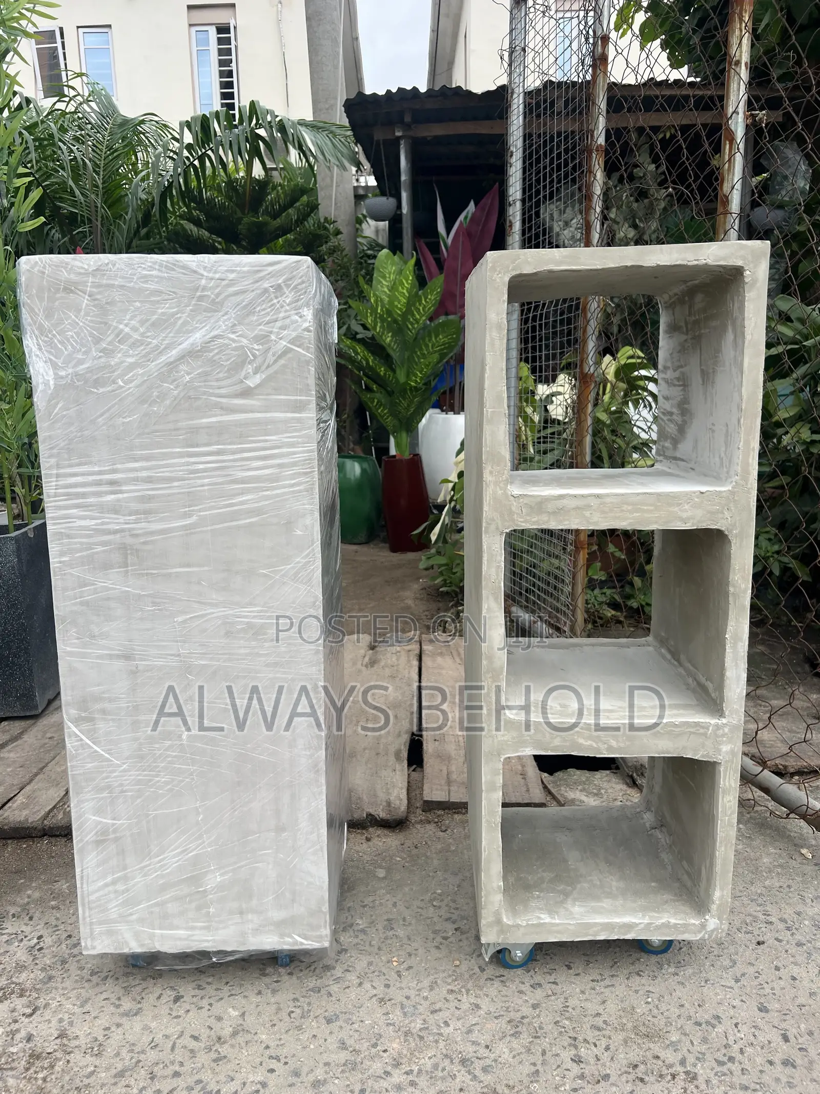 Solid Concrete Pedestal Stand