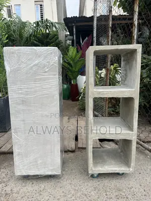 Solid Concrete Pedestal Stand