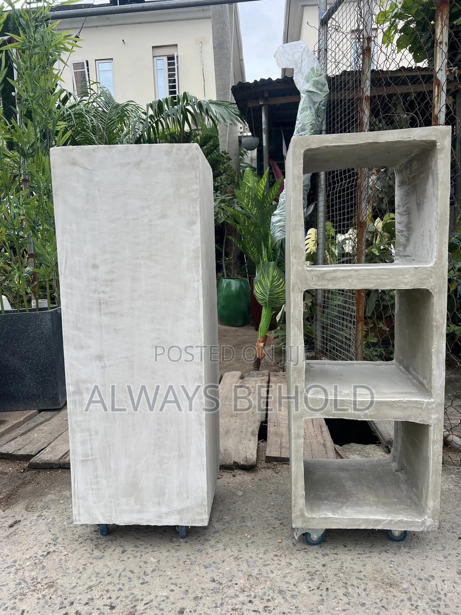Solid Concrete Pedestal Stand