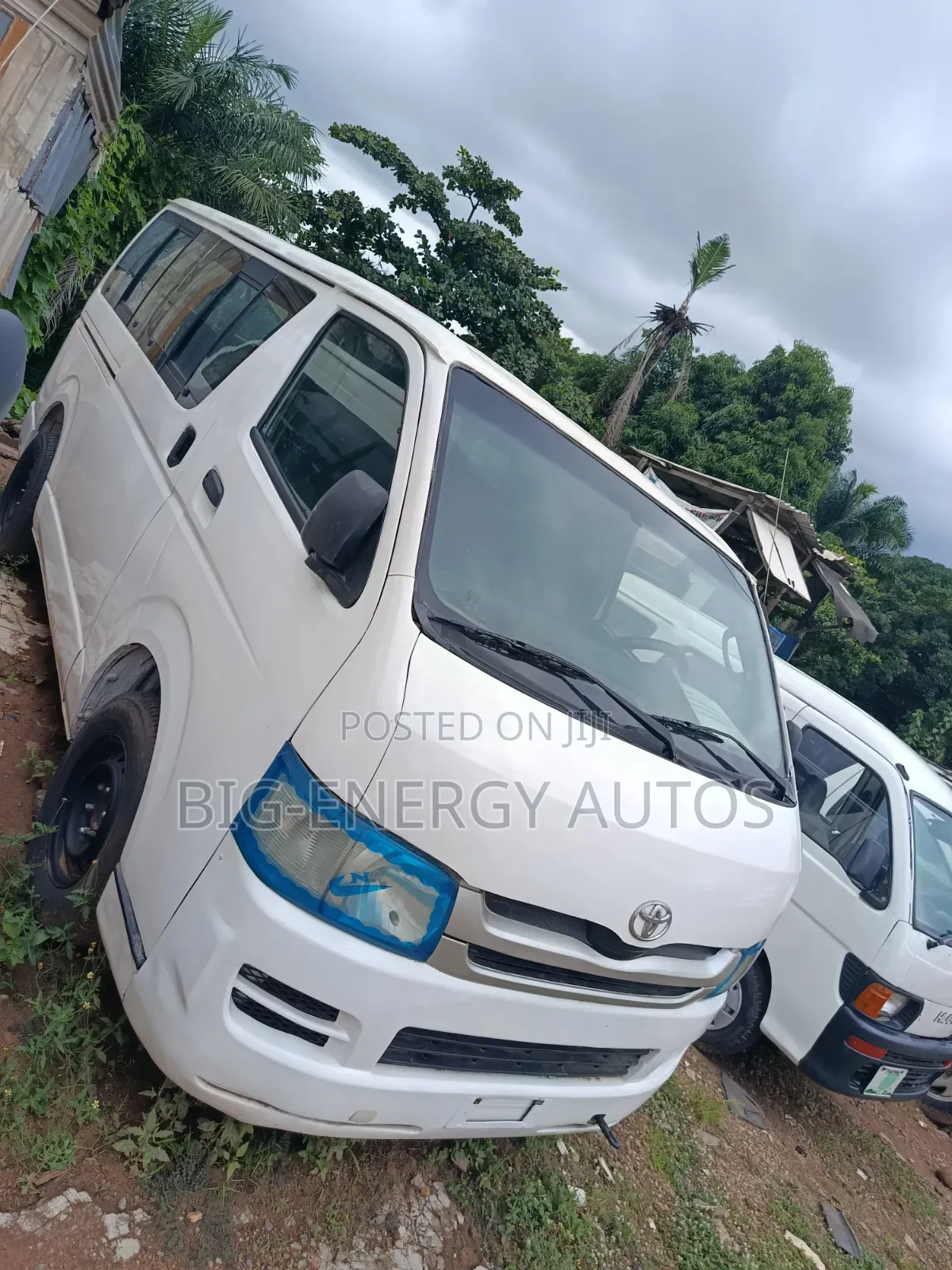 Toyota HiAce 2015 White
