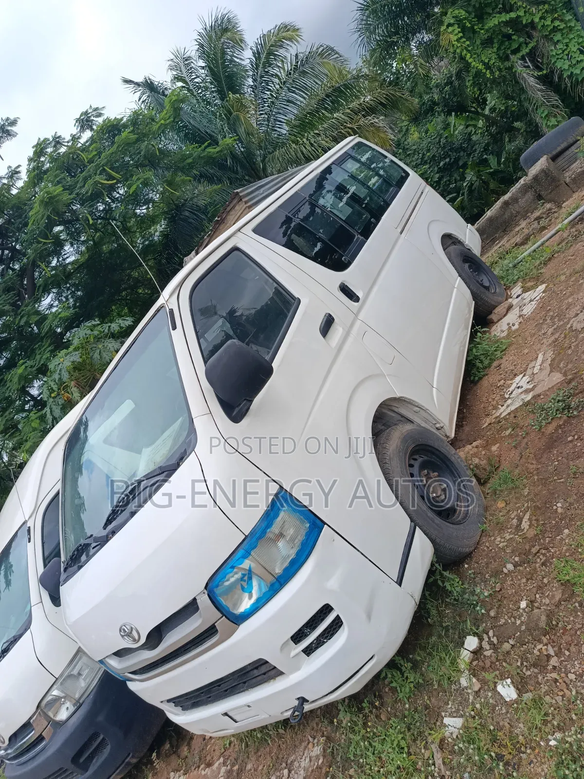 Toyota HiAce 2015 White